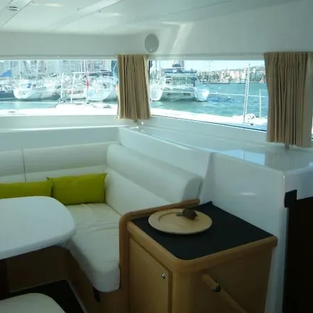 Botel Maol